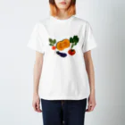 僻地の緑黄色野菜いろいろ Regular Fit T-Shirt