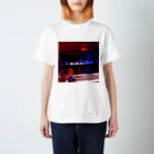 深夜のターミナル駅の大阪のバスターミナル Regular Fit T-Shirt