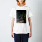 botamochiiの真夜中の眼光 Regular Fit T-Shirt