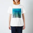 SAKURA🌸の海に続く線路 Regular Fit T-Shirt