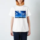 RURUの青空と雲の掛け合い Regular Fit T-Shirt