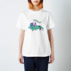 イロカライフのユイマールオキナワシーサーと女の子 Regular Fit T-Shirt