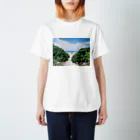 Chinen_okinawaの沖縄の空と海と砂浜と子 Regular Fit T-Shirt