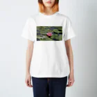 Saori Nishioの蓮（ピンク） Regular Fit T-Shirt