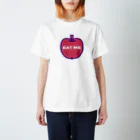 スーパーマーケット🛒のEAT ME apple 色違いver. Regular Fit T-Shirt