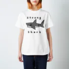 強いサメの強いサメ Regular Fit T-Shirt