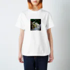 seide.blume～Ｄ＊Ｒ～の白の中、微かに咲くイエロー スタンダードTシャツ