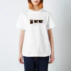 へらやのLittle "SANMA" Queen Regular Fit T-Shirt