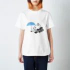 R503の傘をくれる猫 Regular Fit T-Shirt