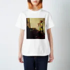 public domainの真珠のネックレスをもつ少女 / ヨハネス・フェルメール Regular Fit T-Shirt