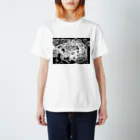 “Mosh's Exhibition“shopのCandle Mosh murder case 1（白黒） Regular Fit T-Shirt