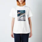 wide_shoulders_JPの泉と赤ちゃん Regular Fit T-Shirt