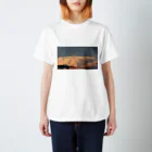 ももたんの夏の夕日に照らされた積乱雲(雷雲) Regular Fit T-Shirt