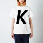 BetterDesignStoreのK ： イニシャルTシャツ Regular Fit T-Shirt