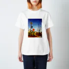 トモカピの踏切風景写真 Regular Fit T-Shirt