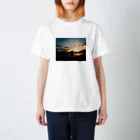 帰りにアイス買って帰ろうの台湾の夕陽 Regular Fit T-Shirt