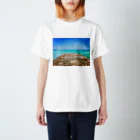 mizuphoto galleryの西桟橋とサバニ船 スタンダードTシャツ