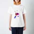 音速本舗のグァバをほおばる少女 スタンダードTシャツ