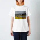 八女好き高さんの春の飛形山と矢部川（八女） スタンダードTシャツ