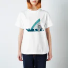 きまぐれの食べてるサメくん Regular Fit T-Shirt