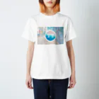 Party!Party!2×3【公式】の背景付き公式ロゴTシャツ Regular Fit T-Shirt