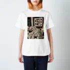 YA-BUY7のもちつもたれつ Regular Fit T-Shirt