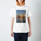 新家 真礼 ♥の夕暮れの海 スタンダードTシャツ