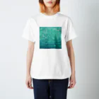 DESIGN Vivian U.のウミガメのメイ Regular Fit T-Shirt