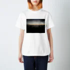 ばななまむの明け方の神奈川の海 スタンダードTシャツ