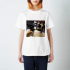 39 近未来のいぬ Regular Fit T-Shirt