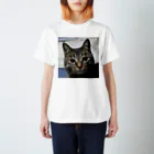 ねことらにゃんにゃん軍団のすまし顔 たぬきち スタンダードTシャツ