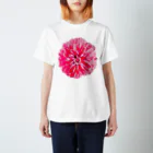 花水の花の紅いドレス Regular Fit T-Shirt