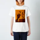 Kensuke HosoyaのTulips at sunrise スタンダードTシャツ