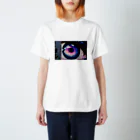 Sonna Kanjiのグッズの幻想的な瞳 Regular Fit T-Shirt