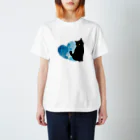 WAMI ARTの青いハートと黒猫 スタンダードTシャツ