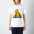 OKAMEのBABY IN CAR　イエロー（背景なし） Regular Fit T-Shirt