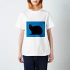 白旗の黒猫（青） スタンダードTシャツ