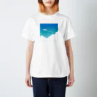 はるのひこうき(青空) Regular Fit T-Shirt