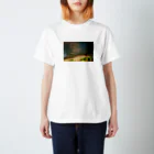 maloto_onlineの水面に映った桜 Regular Fit T-Shirt