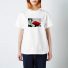 maloto_onlineの風でぶれたバラ Regular Fit T-Shirt
