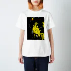 ace/天野瑛栖の羽帽子の女 Regular Fit T-Shirt