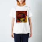 まるよし絵画教室の太陽人 Regular Fit T-Shirt