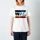 立花けんのグッズ屋さんのWAIT(ビーチ) Regular Fit T-Shirt