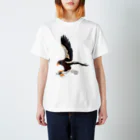 Makiko Goto goods storeの空の王者オオワシ Regular Fit T-Shirt