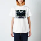 Barbaboy's storeの街のハトTシャツ Regular Fit T-Shirt