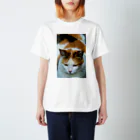 猫写真家「むに」のアトリエの三毛猫どーん スタンダードTシャツ