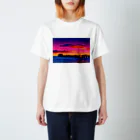 GALLERY misutawoのオーストラリア 夕暮れのヘンリービーチ桟橋 スタンダードTシャツ