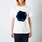 ベニの深海の穴 Regular Fit T-Shirt