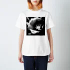 Miyuki_SakagamiのQueen of the Night. Regular Fit T-Shirt