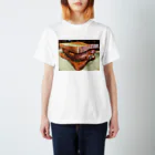 JUNK FOOD VENDORのベーコンエッグサンドイッチ Regular Fit T-Shirt